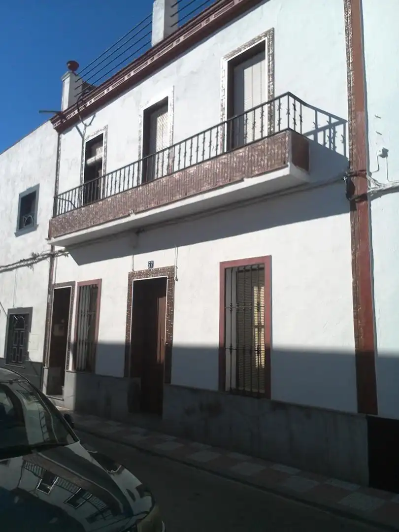 Vista exterior de Casa adosada en venta en Peñarroya-Pueblonuevo
