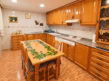 Casa aparellada en venda a Sax