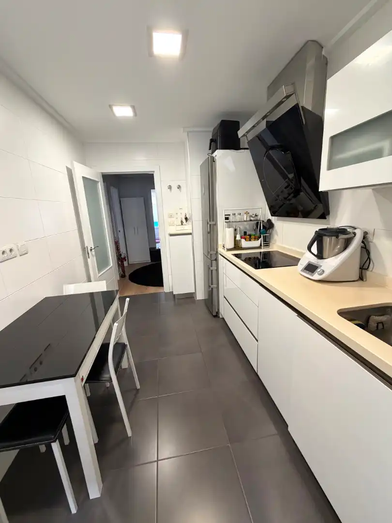 Cocina de Piso en venta en Barakaldo  con Trastero, Amueblado y Balcón