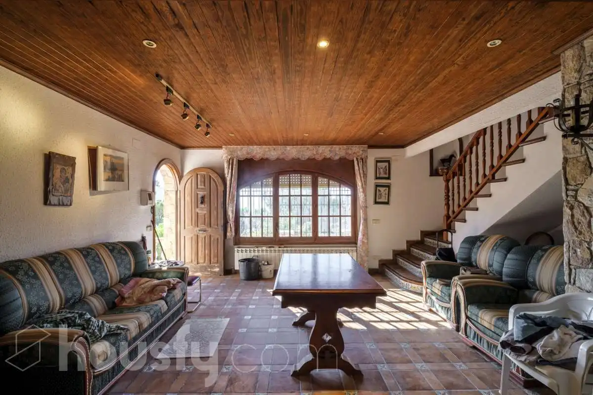 Detached house with pool for sale in Calle Bergueda ., imagen 2