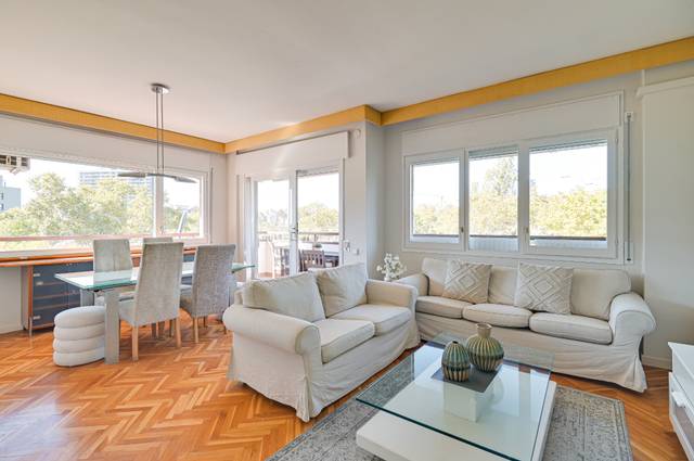 Piso en Venta en Calle del Pisuerga en La Maternitat i Sant Ramon