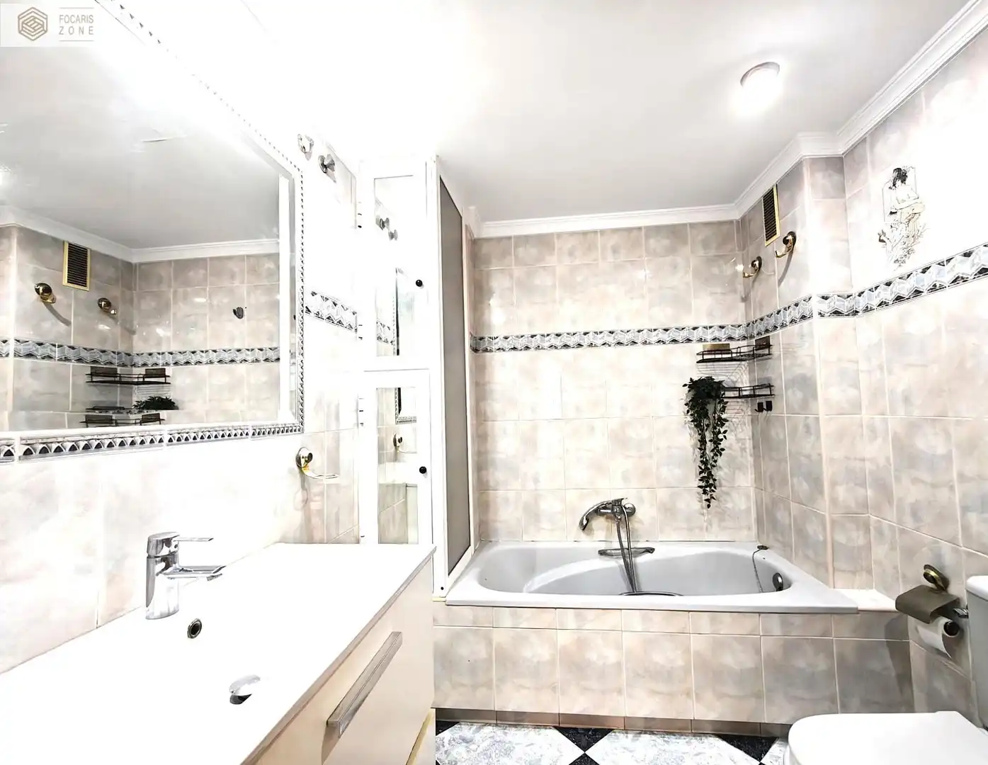 Baño de Piso en venta en Málaga con Aire acondicionado