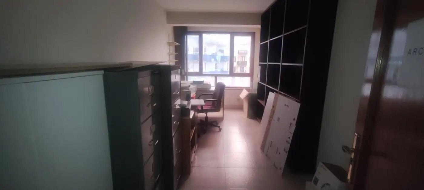 Oficina de alquiler en Torrelavega  con Amueblado