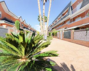 Vista exterior de Casa o xalet en venda en Elche / Elx amb Aire condicionat, Terrassa i Balcó