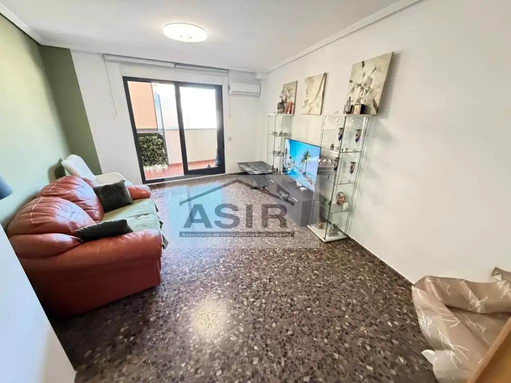 Sala d'estar de Pis en venda en Alzira amb Aire condicionat i Terrassa