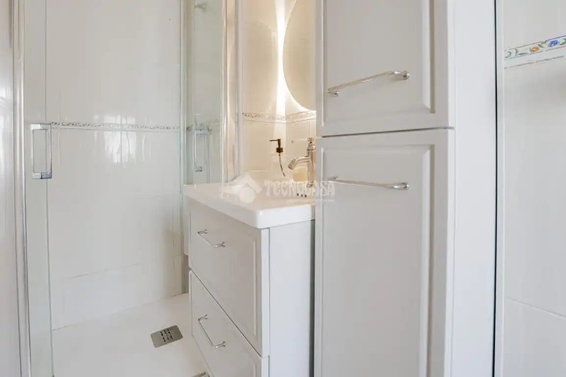 Badezimmer von Einfamilien-Reihenhaus zum Verkauf in Martorelles