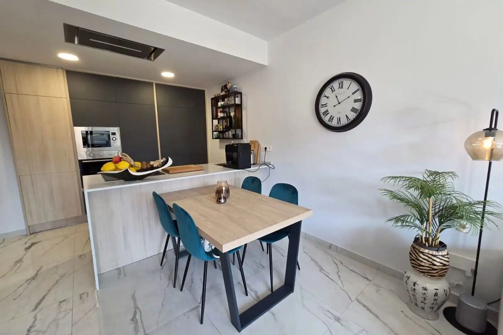 Cuina de Apartament en venda en Orihuela amb Terrassa i Piscina comunitària