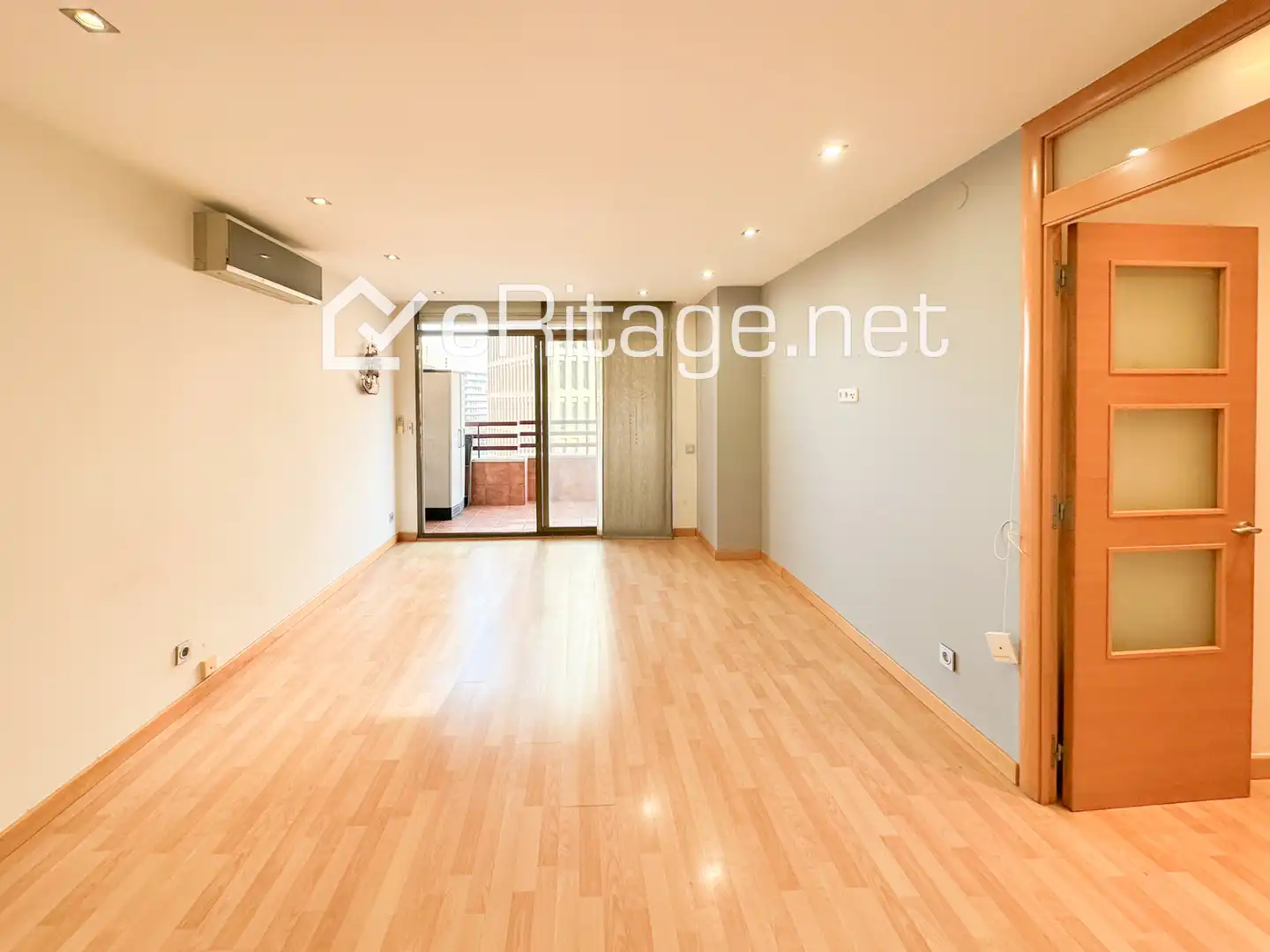Piso en venta en L'Hospitalet de Llobregat con Aire acondicionado, Calefacción y Parquet