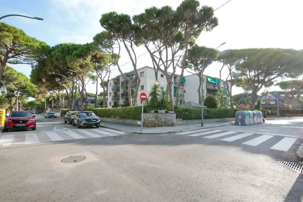 Vista exterior de Piso en venta en Castelldefels con Piscina
