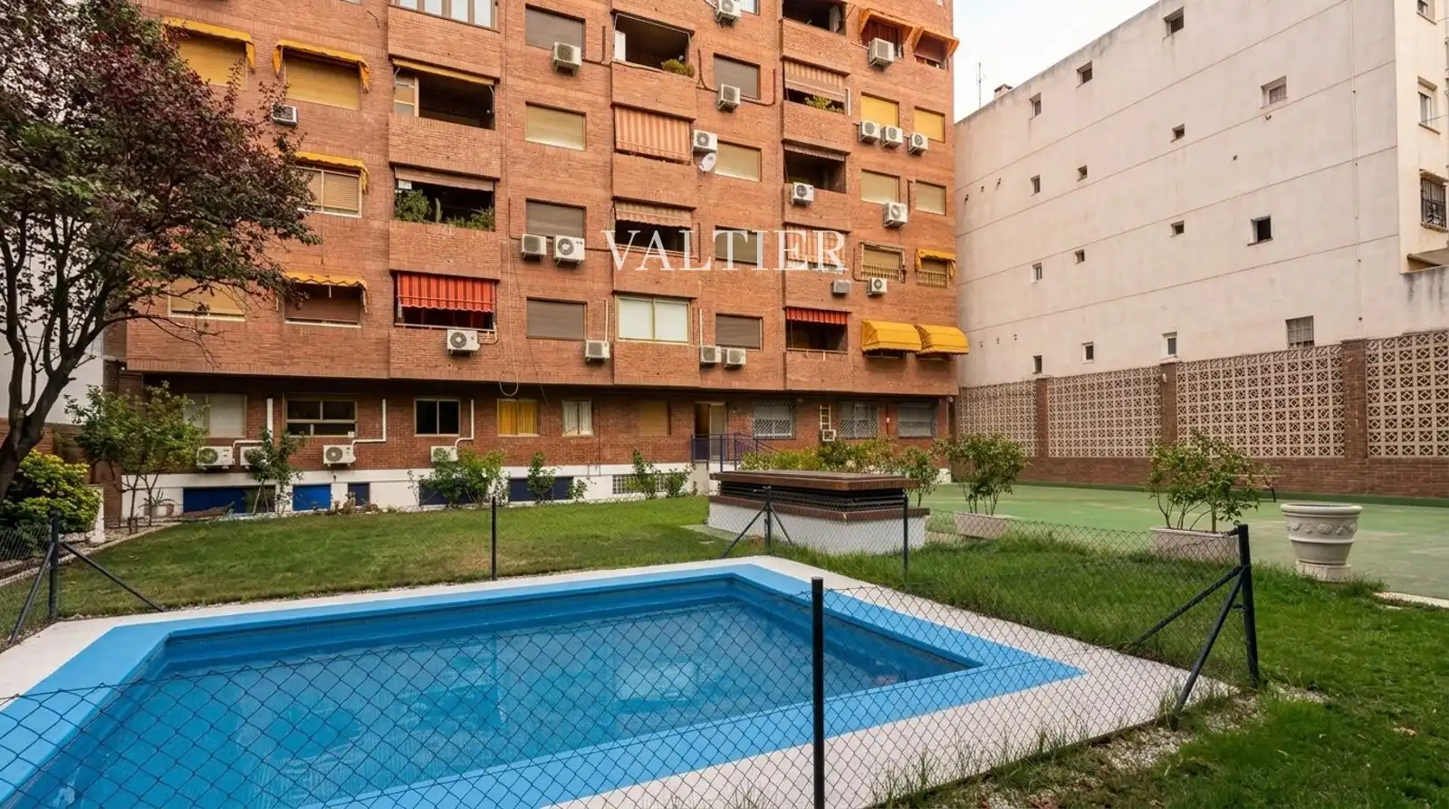Vista exterior de Pis de lloguer en Madrid amb Aire condicionat, Piscina i Piscina comunitària