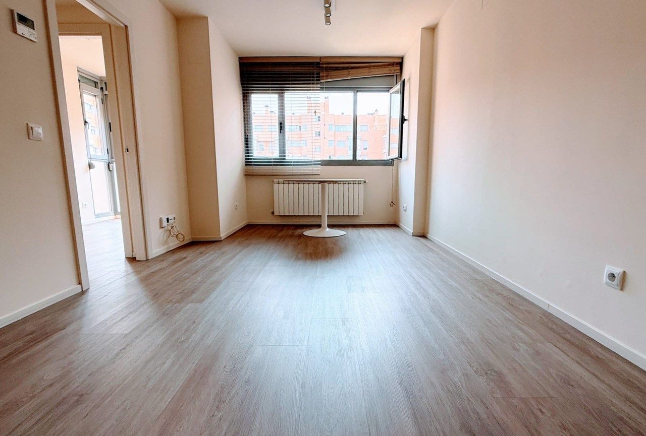 Bedroom of Flat to rent in  Madrid Capital  with Air Conditioner, Heating and Storage room