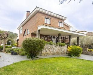 Vista exterior de Casa o xalet en venda en Begues amb Aire condicionat, Calefacció i Jardí privat