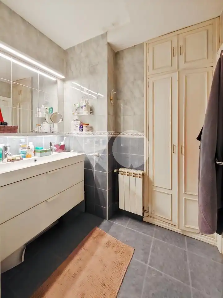 Bathroom of Ground floor for sale in Madrid  with Air Conditioner, Heating and Furnished