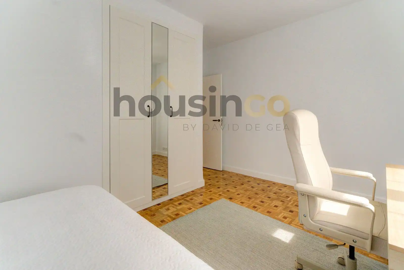 Bedroom of Flat for rent in Madrid  with Air Conditioner, Parquet flooring and Terrace