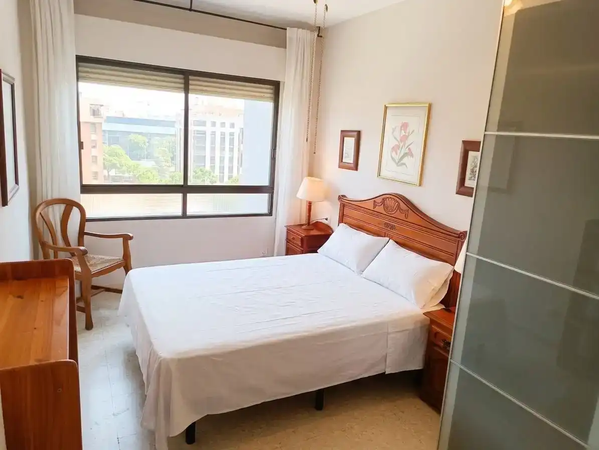Schlafzimmer von Wohnung zur Miete in Sevilla mit Klimaanlage, Schwimmbad und Möbliert