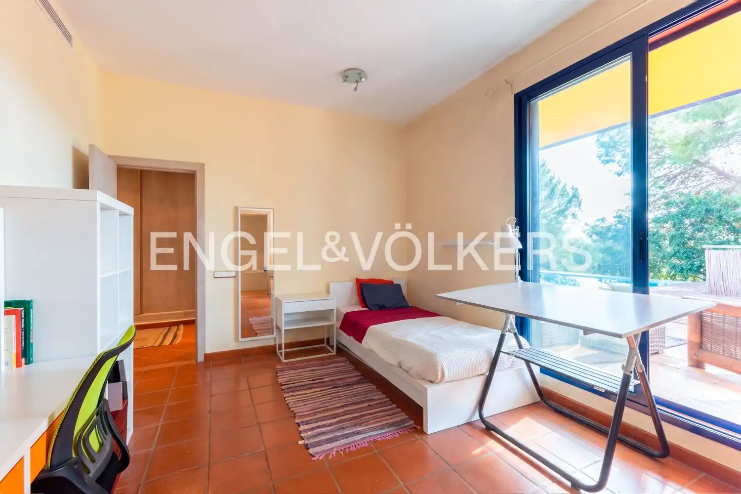 Habitación de Casa o chalet en venta en Gilet con Aire acondicionado, Calefacción y Jardín privado