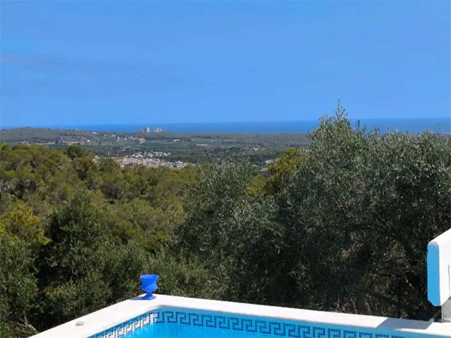 Vista exterior de Casa o chalet de alquiler en Sant Pere de Ribes con Aire acondicionado, Jardín privado y Piscina