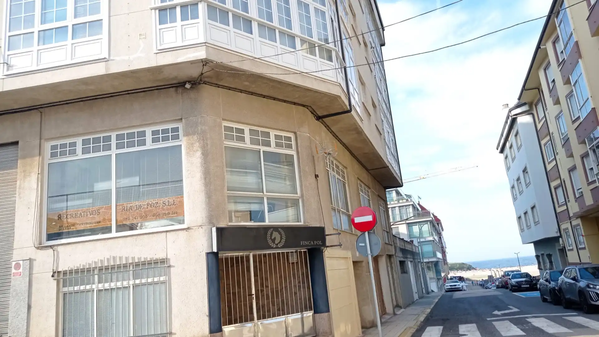 Vista exterior de Pis en venda en Foz amb Calefacció, Terrassa i Traster