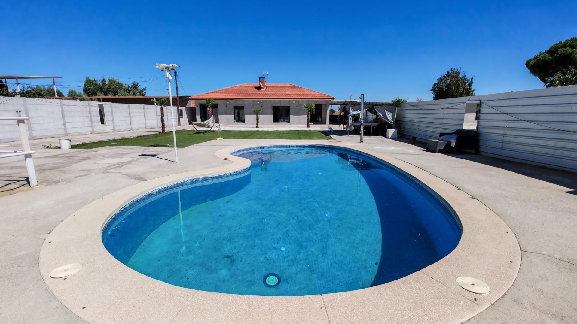 Piscina de Casa o chalet en venta en Yuncler