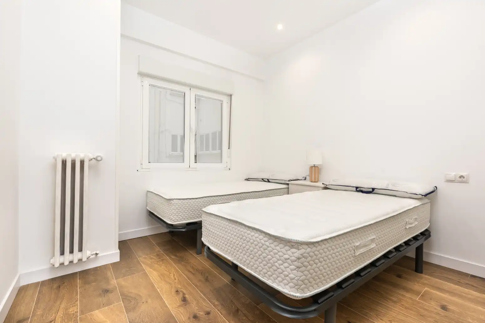 Bedroom of Flat for rent in Oviedo   with Heating and Terrace