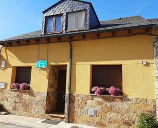 Vista exterior de Casa o xalet en venda en Ponferrada amb Calefacció i Terrassa