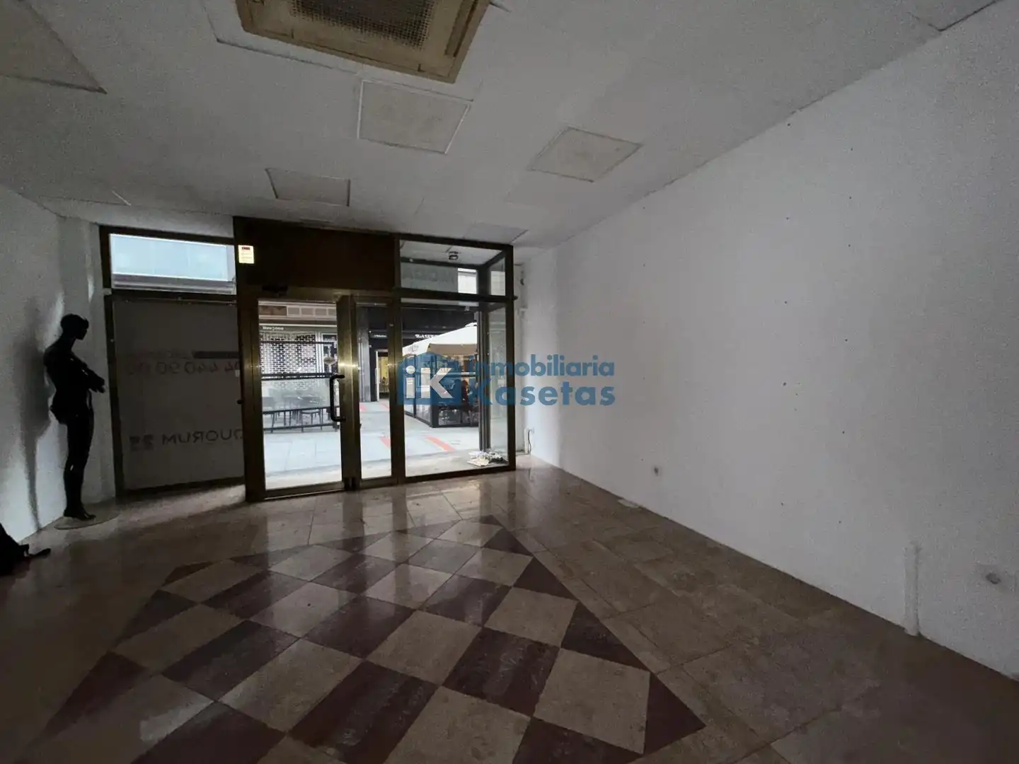 Locale commerciale in affitto a Centro - Ariz - Uribarri, imagen 5