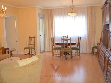 Flat with balcony for sale in Estación 45