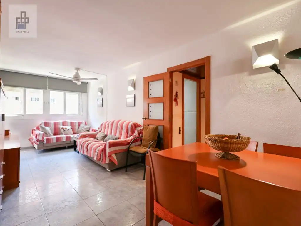 Living room of Flat for sale in Cornellà de Llobregat