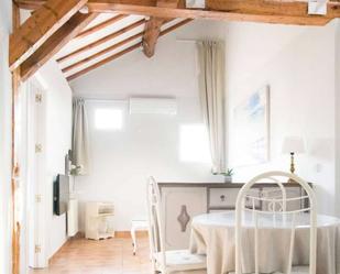 Bedroom of Study to share in  Madrid Capital  with Air Conditioner, Heating and Terrace