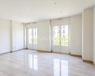 Bedroom of Apartment to rent in  Madrid Capital  with Air Conditioner, Heating and Parquet flooring