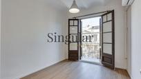 Bedroom of Flat for sale in  Barcelona Capital  with Air Conditioner, Heating and Private garden