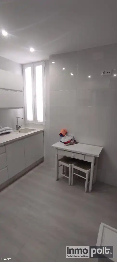 Baño de Piso de alquiler en Linares con Aire acondicionado, Calefacción y Terraza