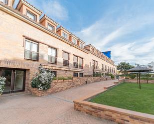 Exterior view of Flat for sale in Sevilla la Nueva  with Air Conditioner, Heating and Storage room