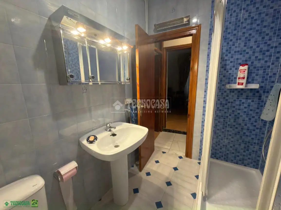 Baño de Casa adosada en venta en Huerta de Valdecarábanos con Calefacción y Terraza