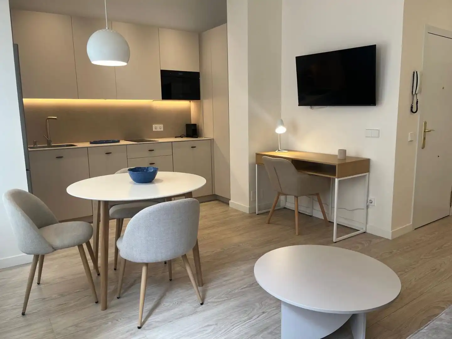 Living room of Flat for sale in Madrid  with Air Conditioner, Heating and Parquet flooring