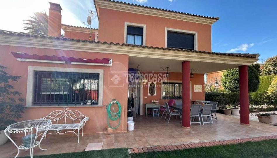Photo 1 of Single-family semi-detached for sale in Baeza, Jaén