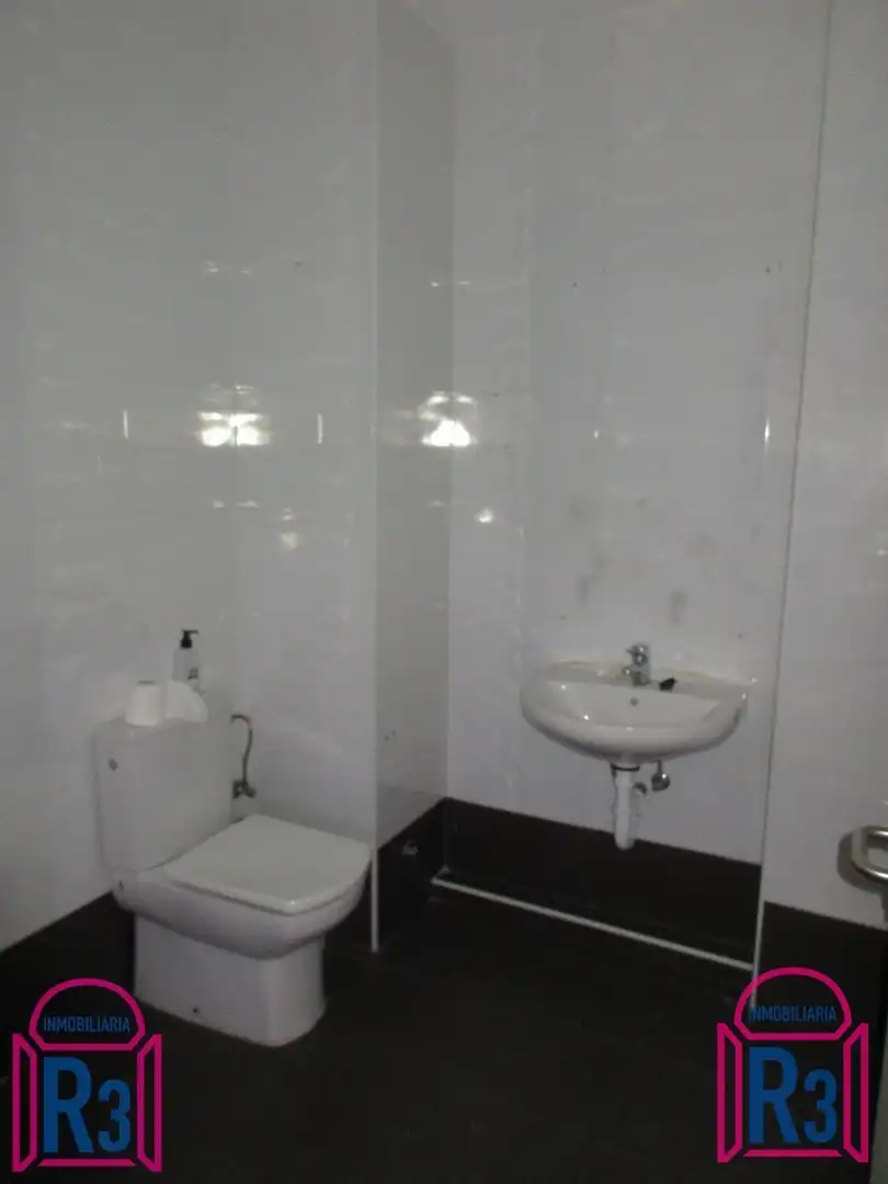 Baño de Local de alquiler en León Capital 