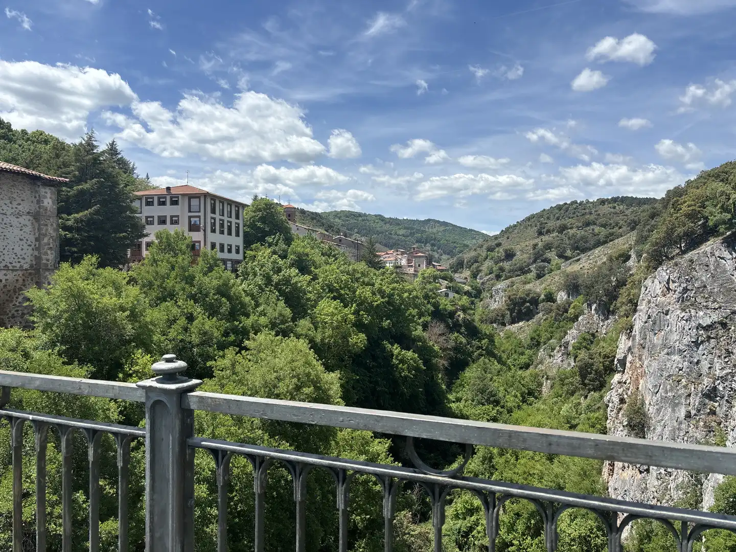Vista exterior de Piso en venta en Ortigosa de Cameros con Calefacción, Amueblado y Balcón