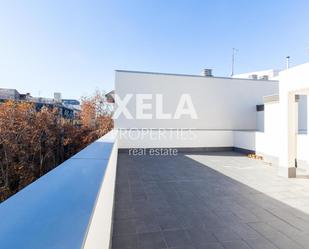Exterior view of Attic for sale in  Barcelona Capital  with Air Conditioner, Heating and Terrace