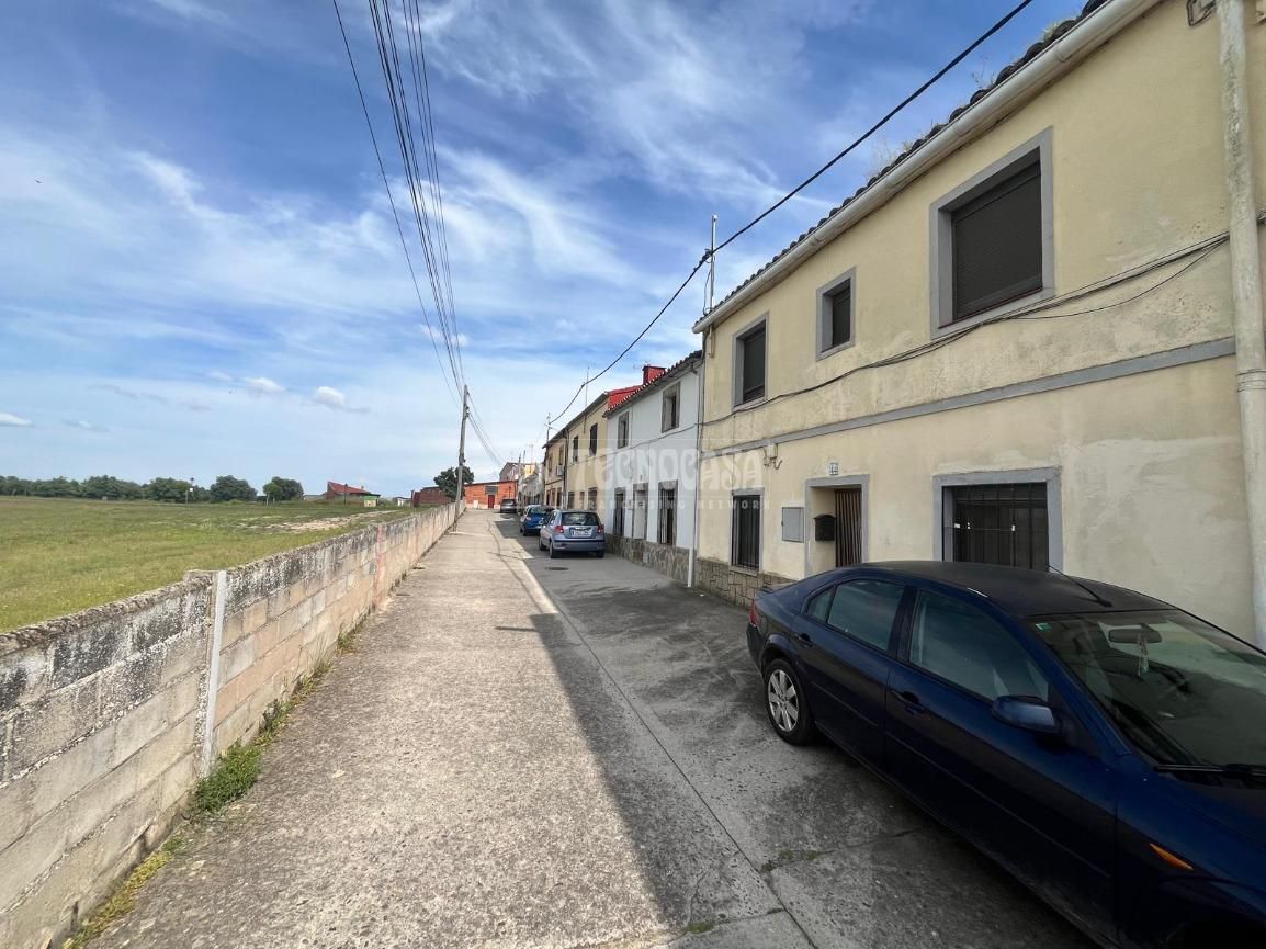 Vista exterior de Casa adosada en venda en Oropesa