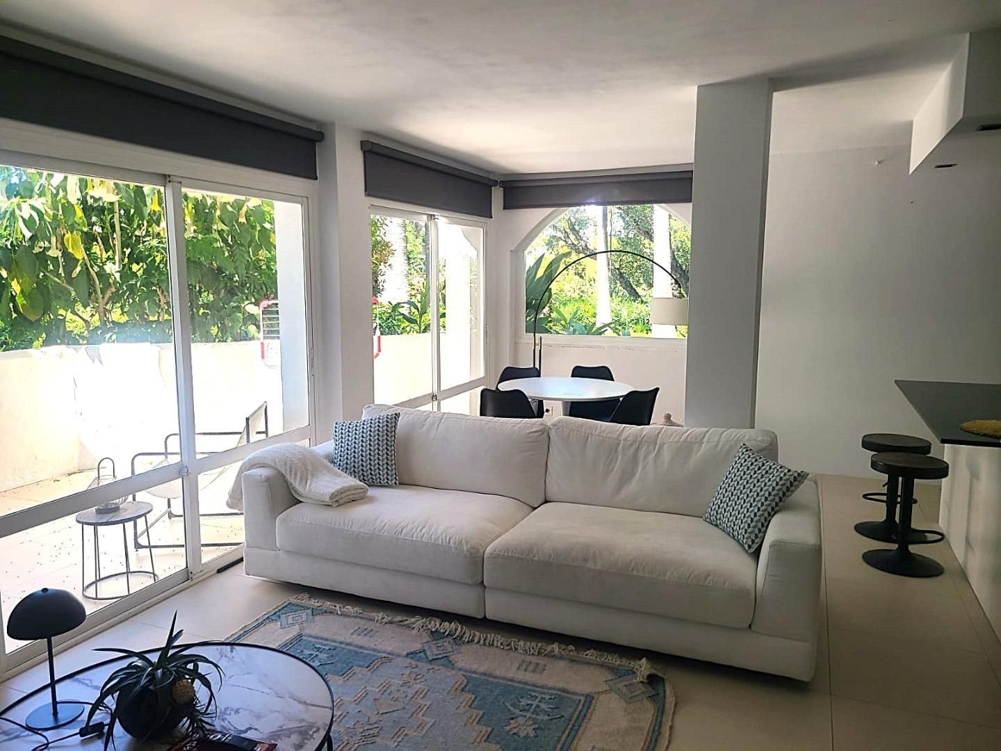 Sala d'estar de Apartament en venda en Marbella amb Aire condicionat, Calefacció i Terrassa
