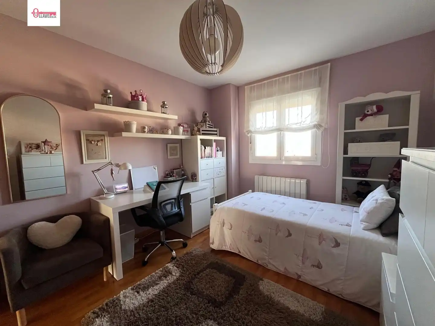 Habitación de Casa adosada en venta en Cardeñajimeno con Calefacción, Jardín privado y Parquet