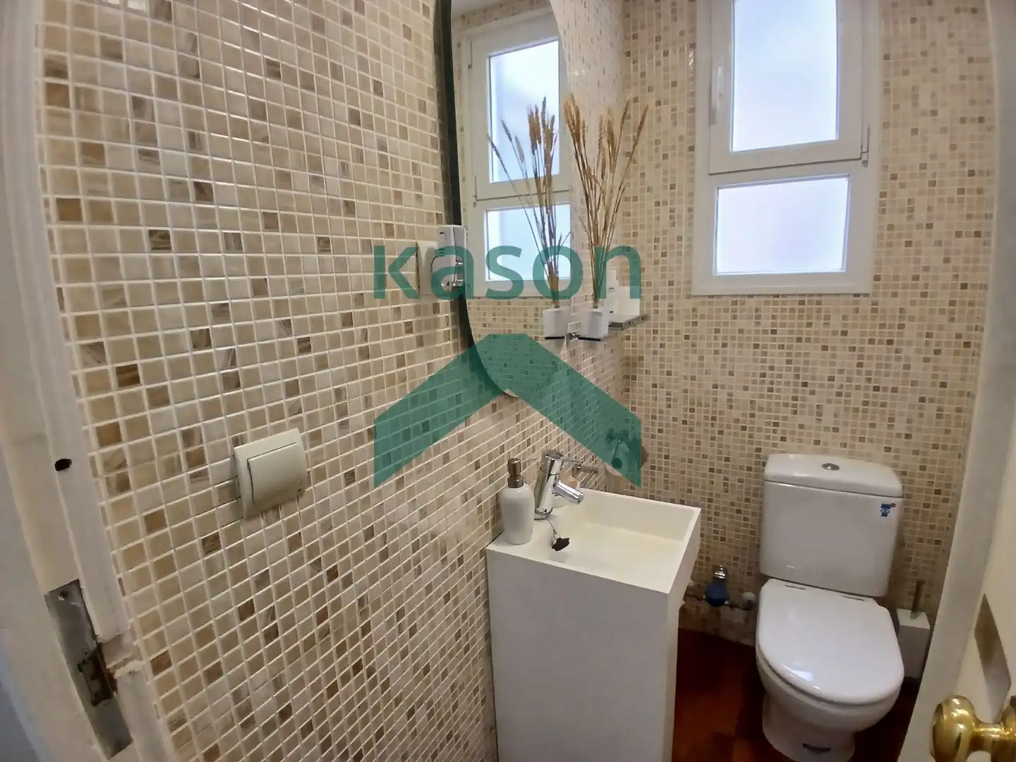Bathroom of Office for sale in Madrid  with Air Conditioner and Heating