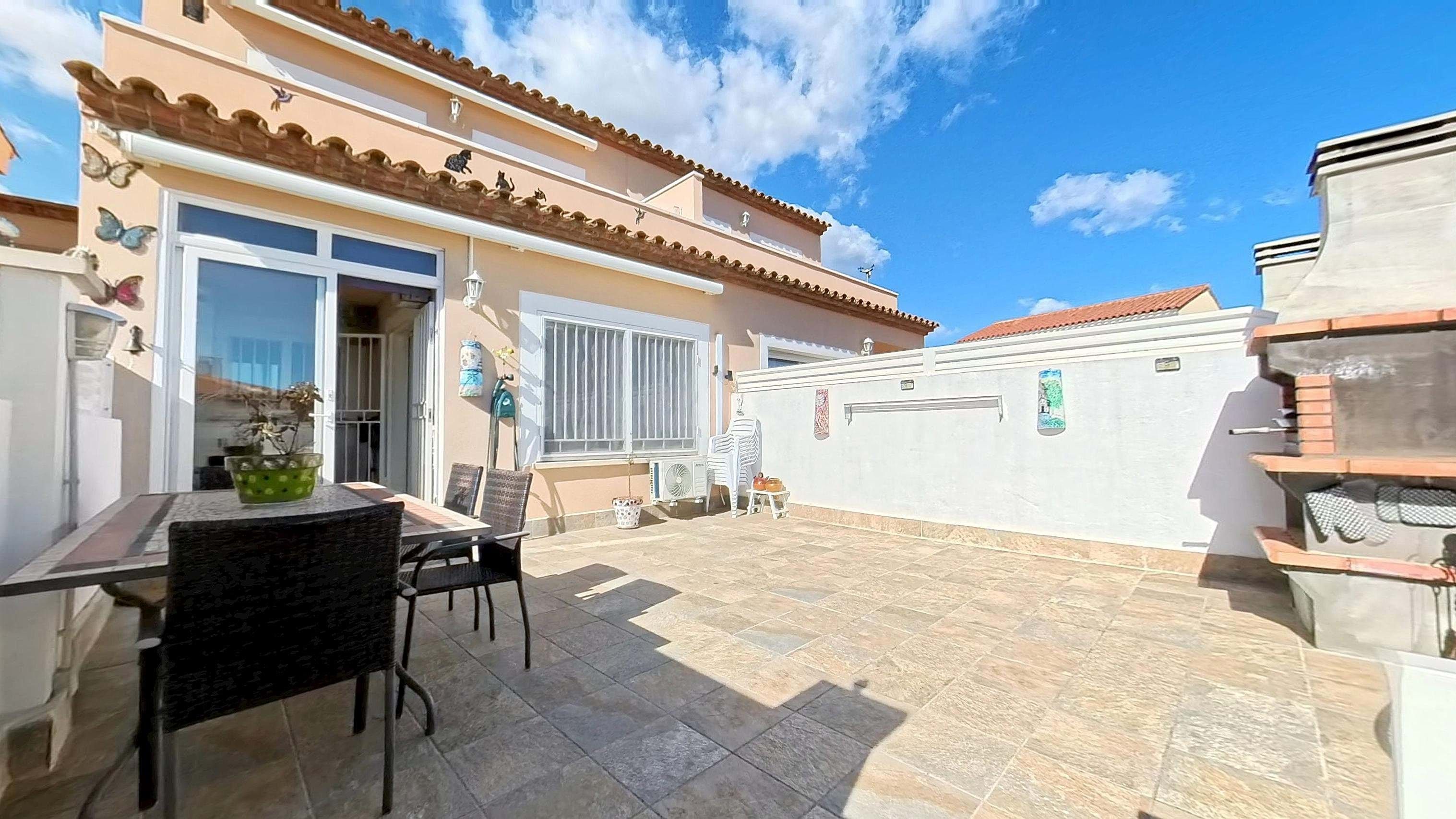 Exterior view of Single-family semi-detached for sale in Mont-roig del Camp  with Air Conditioner, Heating and Terrace