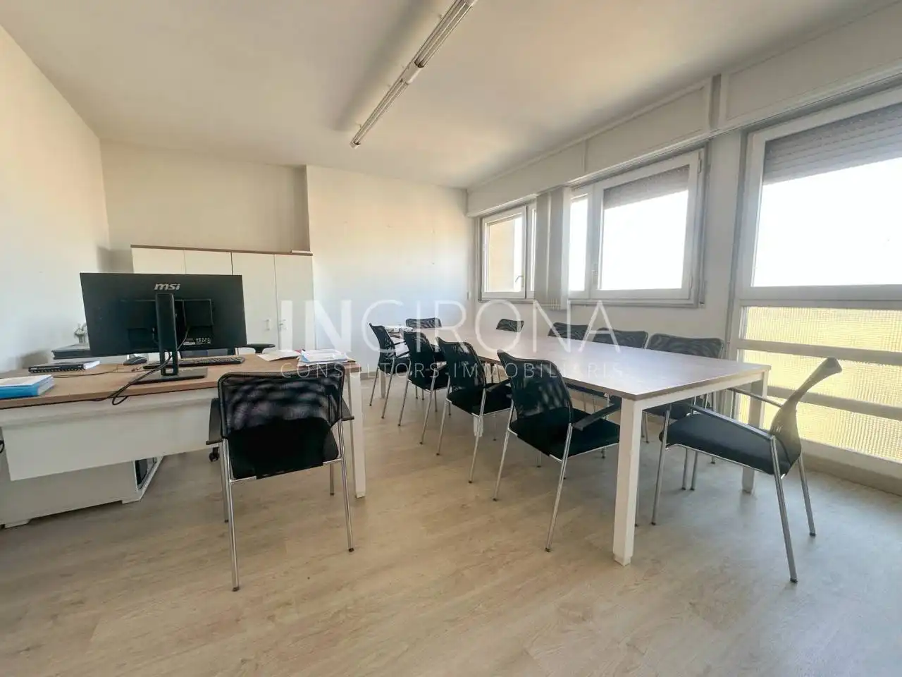 Office for sale in Girona  with Air Conditioner and Heating