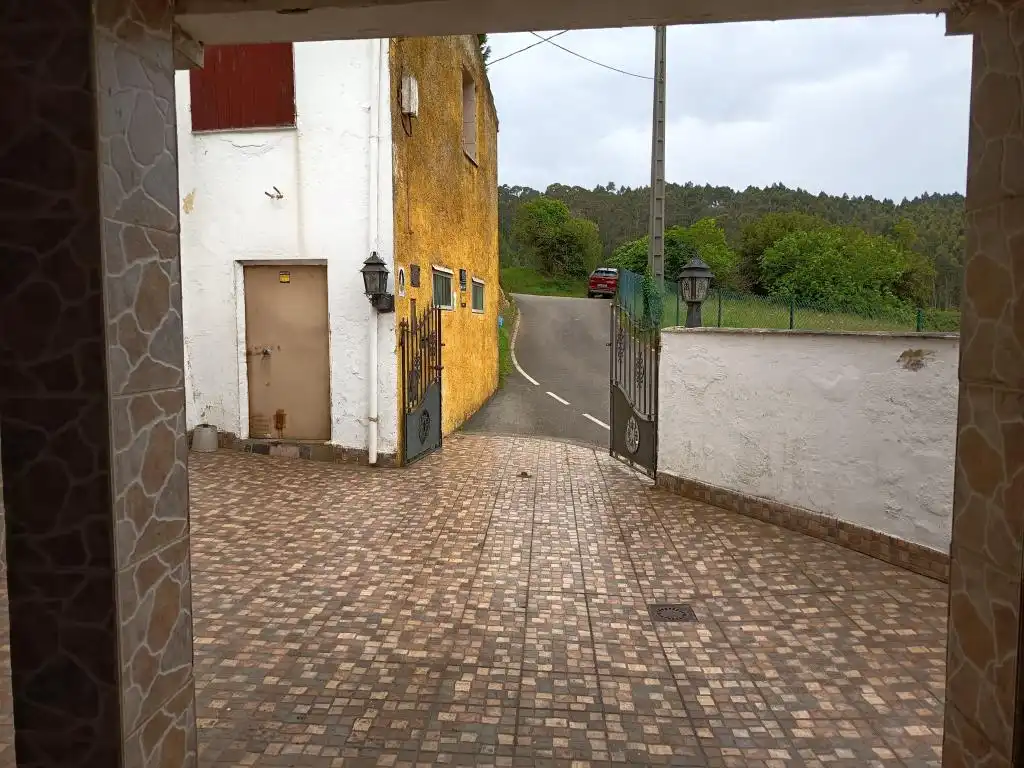 Aparcament de Casa o xalet en venda en Gozón amb Moblat