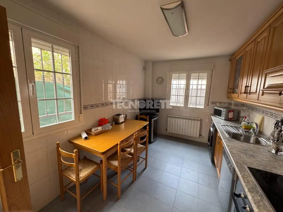 Casa aparellada amb terrassa en venda a Yunquera de Henares, imagen 6