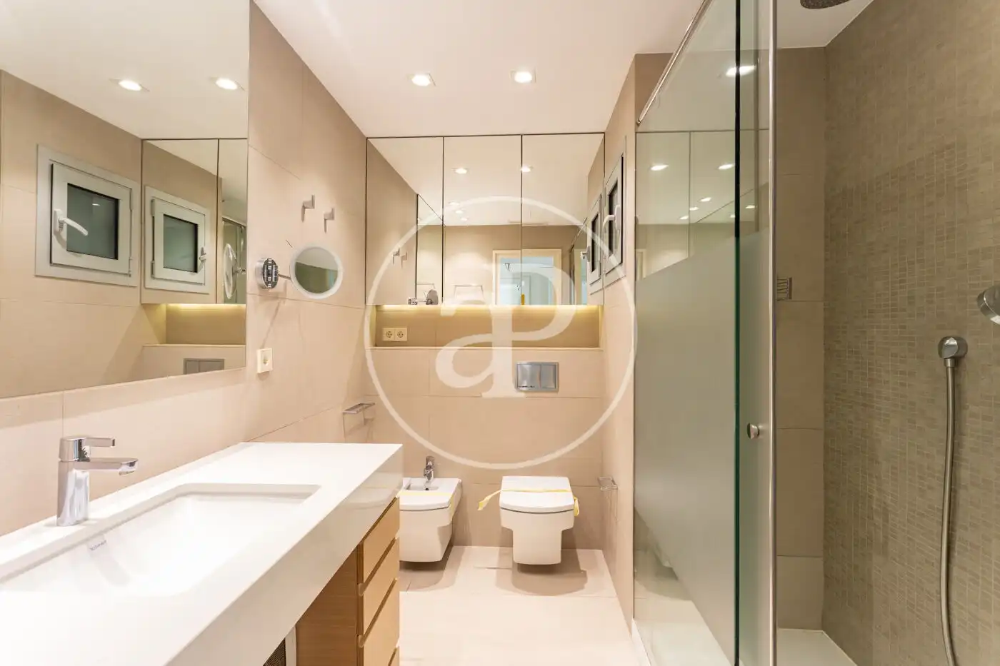 Bathroom of Flat for rent in Barcelona  with Air Conditioner, Heating and Private garden