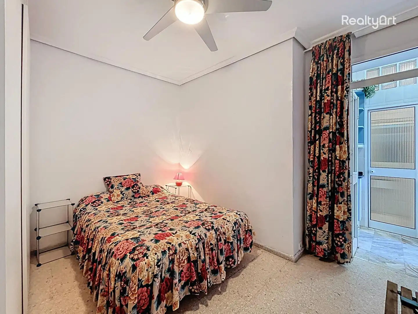 Bedroom of Flat for sale in Sevilla  with Air Conditioner, Terrace and Balcony