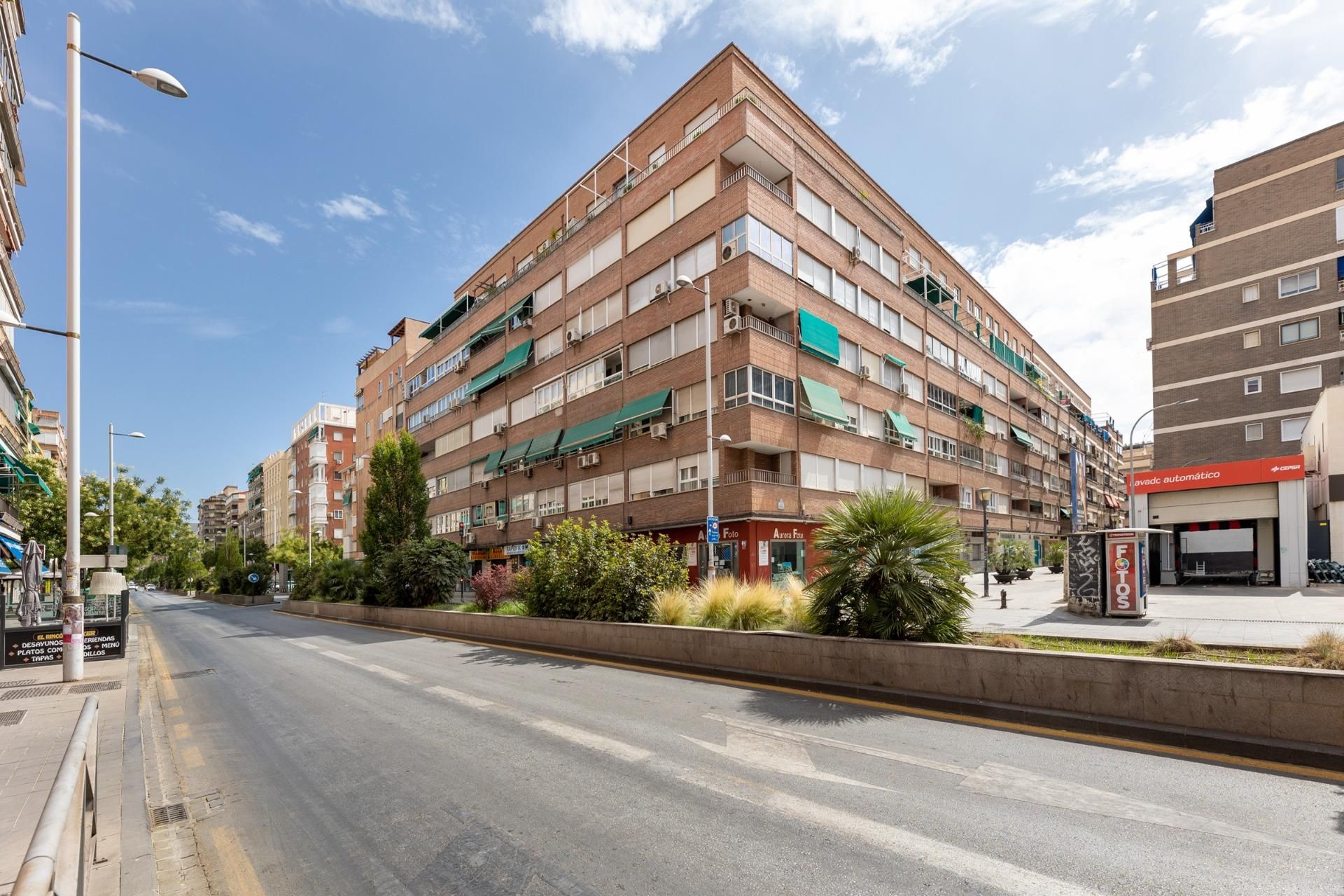 Exterior view of Flat for sale in  Granada Capital  with Air Conditioner and Heating